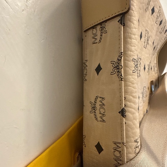 MCM Women's Aren Monogram Messenger Bag Purse Shoulder Bag New retail 730.00 - Picture 8 of 15